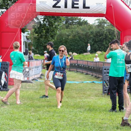 21.06.2026 - 29. Vierlanden-Triathlon Andreas Tolksdorf http://msf.ph/oto/9918328 21.06.2026 11:52:23 Ziel  meine-sportfotos.de