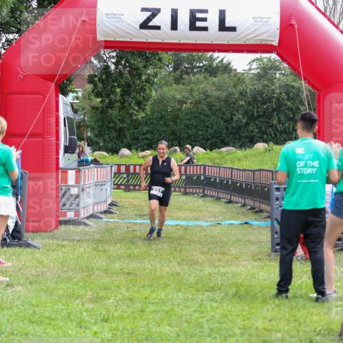 21.06.2026 - 29. Vierlanden-Triathlon Andreas Tolksdorf http://msf.ph/oto/9918337 21.06.2026 11:52:37 Ziel 551 meine-sportfotos.de