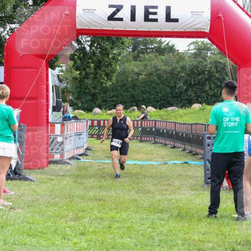 21.06.2026 - 29. Vierlanden-Triathlon Andreas Tolksdorf http://msf.ph/oto/9918341 21.06.2026 11:52:37 Ziel 551 meine-sportfotos.de