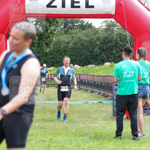 21.06.2026 - 29. Vierlanden-Triathlon Andreas Tolksdorf http://msf.ph/oto/9918349 21.06.2026 11:52:52 Ziel 213, 402 meine-sportfotos.de