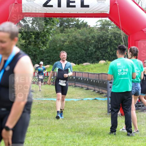 21.06.2026 - 29. Vierlanden-Triathlon Andreas Tolksdorf http://msf.ph/oto/9918352 21.06.2026 11:52:52 Ziel 213, 402 meine-sportfotos.de