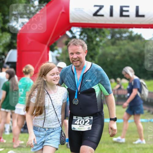 21.06.2026 - 29. Vierlanden-Triathlon Andreas Tolksdorf http://msf.ph/oto/9918361 21.06.2026 11:53:02 Ziel  meine-sportfotos.de