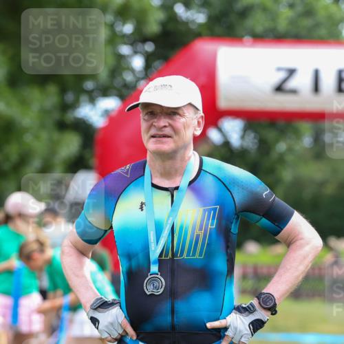 21.06.2026 - 29. Vierlanden-Triathlon Andreas Tolksdorf http://msf.ph/oto/9918366 21.06.2026 11:53:13 Ziel  meine-sportfotos.de