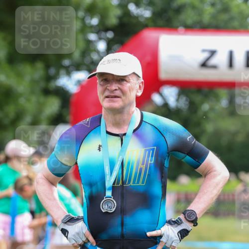21.06.2026 - 29. Vierlanden-Triathlon Andreas Tolksdorf http://msf.ph/oto/9918367 21.06.2026 11:53:13 Ziel  meine-sportfotos.de