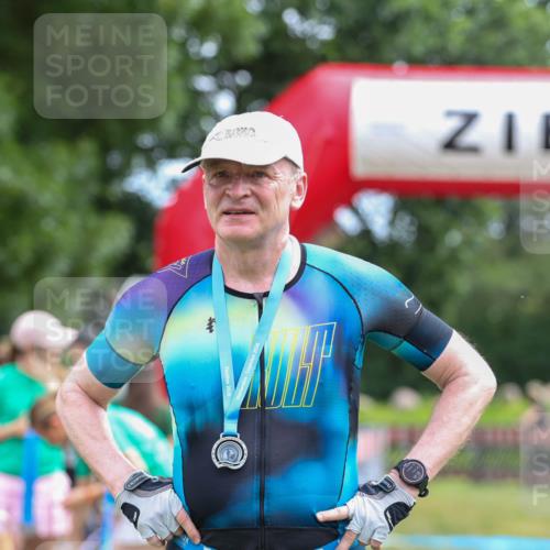 21.06.2026 - 29. Vierlanden-Triathlon Andreas Tolksdorf http://msf.ph/oto/9918368 21.06.2026 11:53:13 Ziel  meine-sportfotos.de