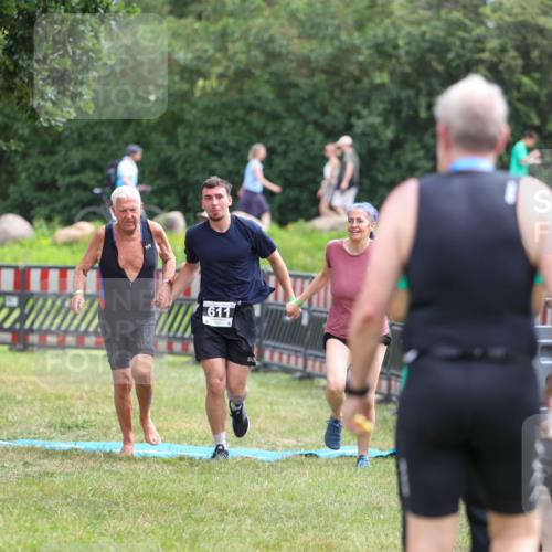 21.06.2026 - 29. Vierlanden-Triathlon Andreas Tolksdorf http://msf.ph/oto/9918382 21.06.2026 11:53:57 Ziel 611 meine-sportfotos.de