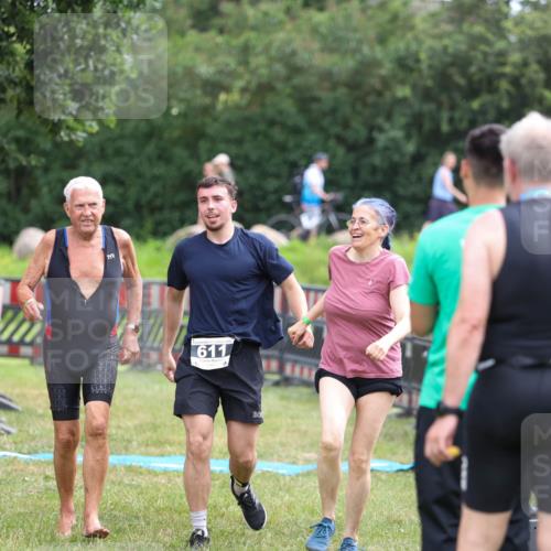 21.06.2026 - 29. Vierlanden-Triathlon Andreas Tolksdorf http://msf.ph/oto/9918389 21.06.2026 11:53:59 Ziel 611 meine-sportfotos.de
