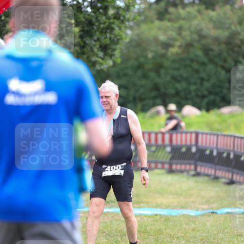 21.06.2026 - 29. Vierlanden-Triathlon Andreas Tolksdorf http://msf.ph/oto/9918392 21.06.2026 11:54:32 Ziel  meine-sportfotos.de