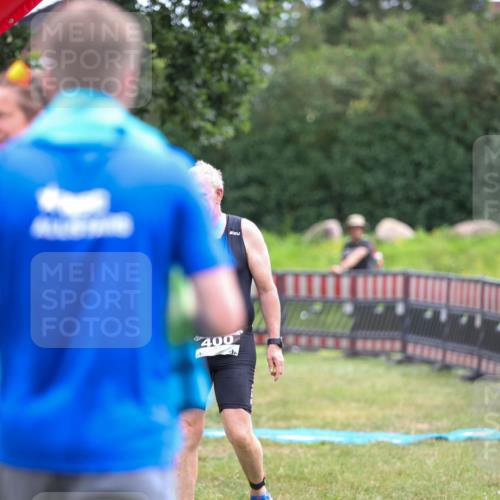 21.06.2026 - 29. Vierlanden-Triathlon Andreas Tolksdorf http://msf.ph/oto/9918396 21.06.2026 11:54:33 Ziel  meine-sportfotos.de