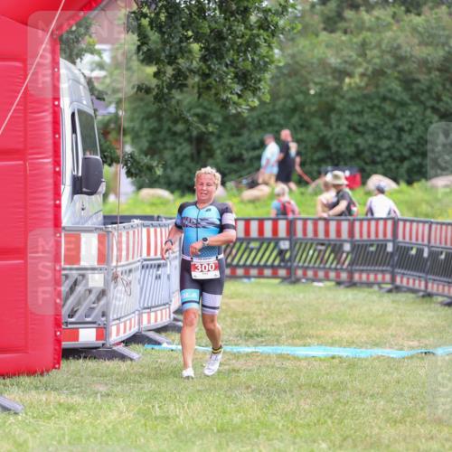 21.06.2026 - 29. Vierlanden-Triathlon Andreas Tolksdorf http://msf.ph/oto/9918431 21.06.2026 11:56:24 Ziel 300 meine-sportfotos.de