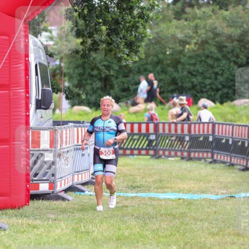 21.06.2026 - 29. Vierlanden-Triathlon Andreas Tolksdorf http://msf.ph/oto/9918433 21.06.2026 11:56:24 Ziel 300 meine-sportfotos.de