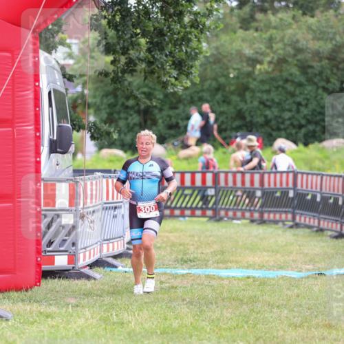 21.06.2026 - 29. Vierlanden-Triathlon Andreas Tolksdorf http://msf.ph/oto/9918435 21.06.2026 11:56:24 Ziel 300 meine-sportfotos.de