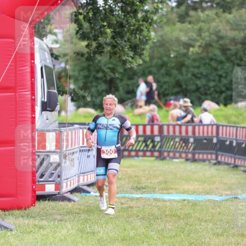 21.06.2026 - 29. Vierlanden-Triathlon Andreas Tolksdorf http://msf.ph/oto/9918438 21.06.2026 11:56:24 Ziel 300 meine-sportfotos.de