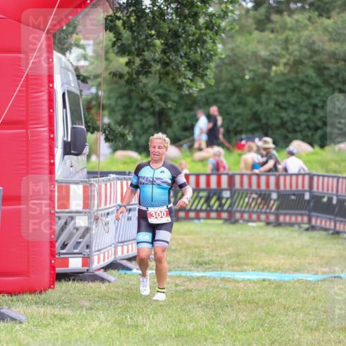 21.06.2026 - 29. Vierlanden-Triathlon Andreas Tolksdorf http://msf.ph/oto/9918439 21.06.2026 11:56:24 Ziel 300 meine-sportfotos.de
