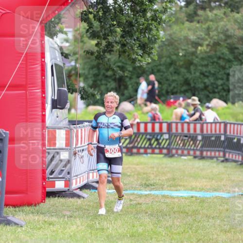 21.06.2026 - 29. Vierlanden-Triathlon Andreas Tolksdorf http://msf.ph/oto/9918442 21.06.2026 11:56:24 Ziel 300 meine-sportfotos.de