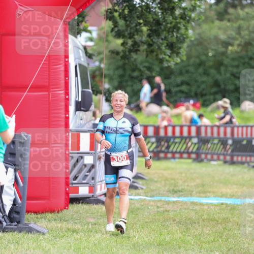 21.06.2026 - 29. Vierlanden-Triathlon Andreas Tolksdorf http://msf.ph/oto/9918447 21.06.2026 11:56:25 Ziel 300 meine-sportfotos.de