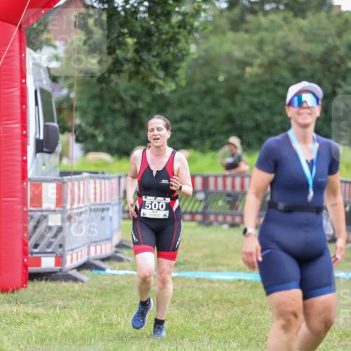 21.06.2026 - 29. Vierlanden-Triathlon Andreas Tolksdorf http://msf.ph/oto/9918464 21.06.2026 11:57:16 Ziel 298, 500 meine-sportfotos.de