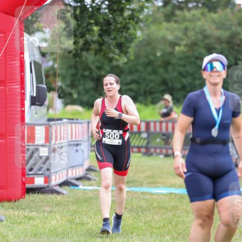 21.06.2026 - 29. Vierlanden-Triathlon Andreas Tolksdorf http://msf.ph/oto/9918466 21.06.2026 11:57:16 Ziel 298, 500 meine-sportfotos.de