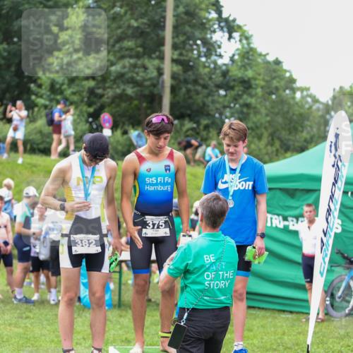 21.06.2026 - 29. Vierlanden-Triathlon Andreas Tolksdorf http://msf.ph/oto/9918499 21.06.2026 11:58:46 Ziel 589, 617 meine-sportfotos.de