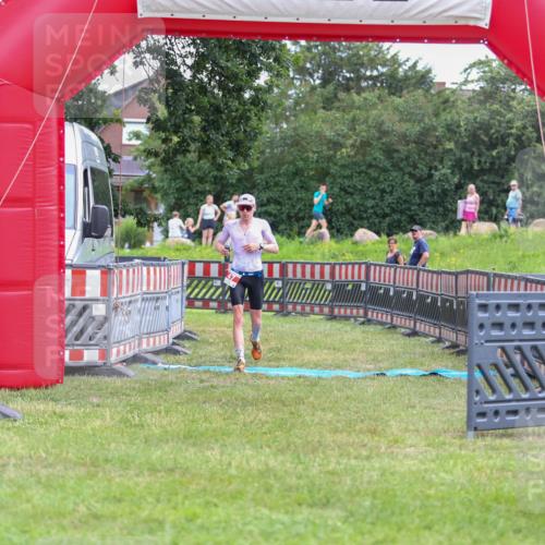 21.06.2026 - 29. Vierlanden-Triathlon Andreas Tolksdorf http://msf.ph/oto/9918518 21.06.2026 12:10:41 Ziel 47 meine-sportfotos.de