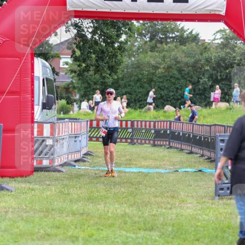 21.06.2026 - 29. Vierlanden-Triathlon Andreas Tolksdorf http://msf.ph/oto/9918519 21.06.2026 12:10:42 Ziel 47 meine-sportfotos.de
