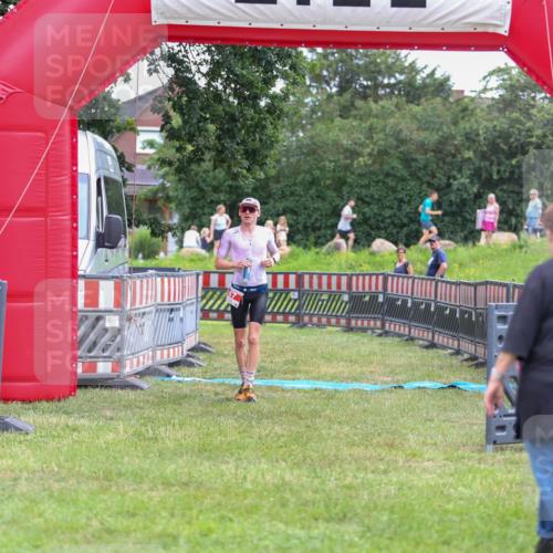 21.06.2026 - 29. Vierlanden-Triathlon Andreas Tolksdorf http://msf.ph/oto/9918520 21.06.2026 12:10:42 Ziel 47 meine-sportfotos.de