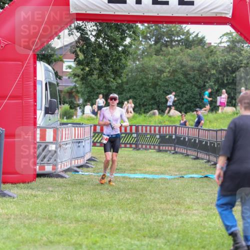 21.06.2026 - 29. Vierlanden-Triathlon Andreas Tolksdorf http://msf.ph/oto/9918526 21.06.2026 12:10:42 Ziel 47 meine-sportfotos.de