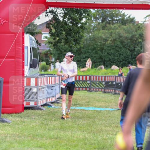 21.06.2026 - 29. Vierlanden-Triathlon Andreas Tolksdorf http://msf.ph/oto/9918535 21.06.2026 12:10:43 Ziel 30, 47 meine-sportfotos.de