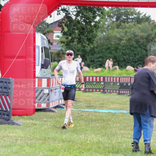 21.06.2026 - 29. Vierlanden-Triathlon Andreas Tolksdorf http://msf.ph/oto/9918543 21.06.2026 12:10:45 Ziel 30, 47 meine-sportfotos.de