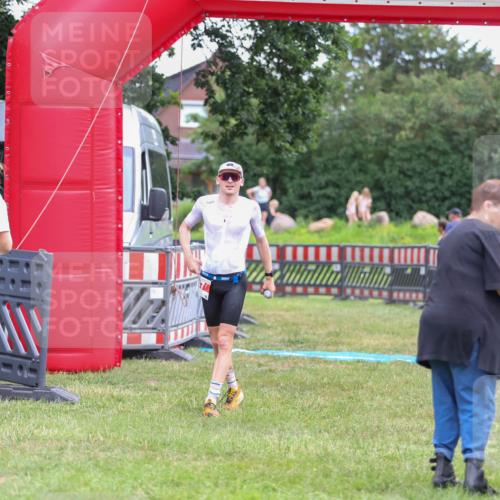 21.06.2026 - 29. Vierlanden-Triathlon Andreas Tolksdorf http://msf.ph/oto/9918545 21.06.2026 12:10:45 Ziel 30, 47 meine-sportfotos.de