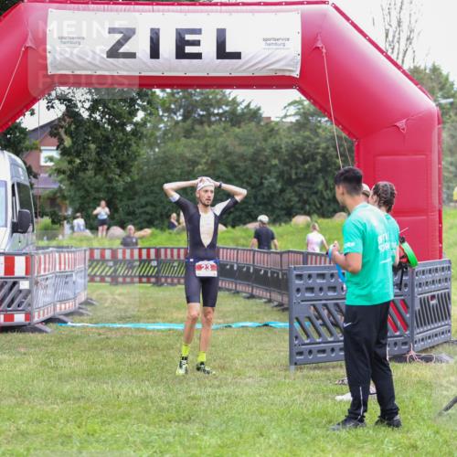 21.06.2026 - 29. Vierlanden-Triathlon Andreas Tolksdorf http://msf.ph/oto/9918570 21.06.2026 12:12:27 Ziel  meine-sportfotos.de