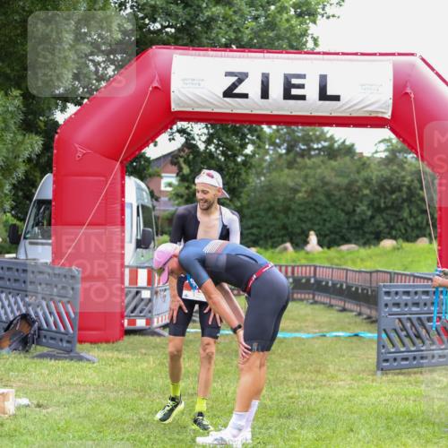 21.06.2026 - 29. Vierlanden-Triathlon Andreas Tolksdorf http://msf.ph/oto/9918577 21.06.2026 12:12:43 Ziel  meine-sportfotos.de