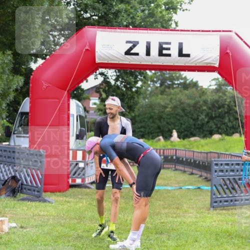 21.06.2026 - 29. Vierlanden-Triathlon Andreas Tolksdorf http://msf.ph/oto/9918579 21.06.2026 12:12:43 Ziel  meine-sportfotos.de