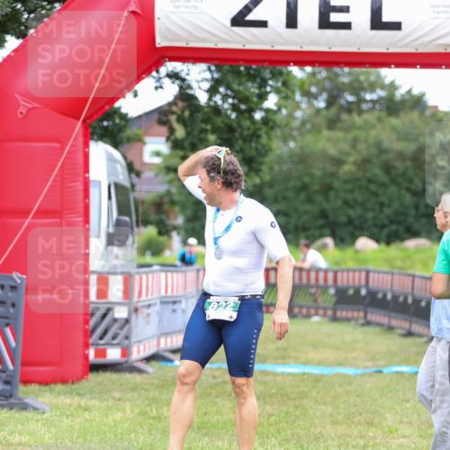 21.06.2026 - 29. Vierlanden-Triathlon Andreas Tolksdorf http://msf.ph/oto/9918614 21.06.2026 12:15:37 Ziel  meine-sportfotos.de
