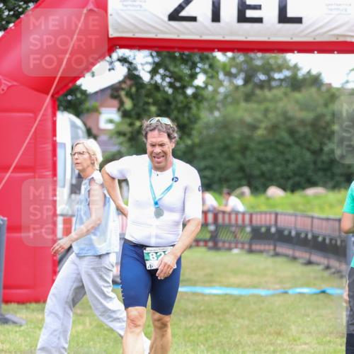 21.06.2026 - 29. Vierlanden-Triathlon Andreas Tolksdorf http://msf.ph/oto/9918618 21.06.2026 12:15:39 Ziel  meine-sportfotos.de