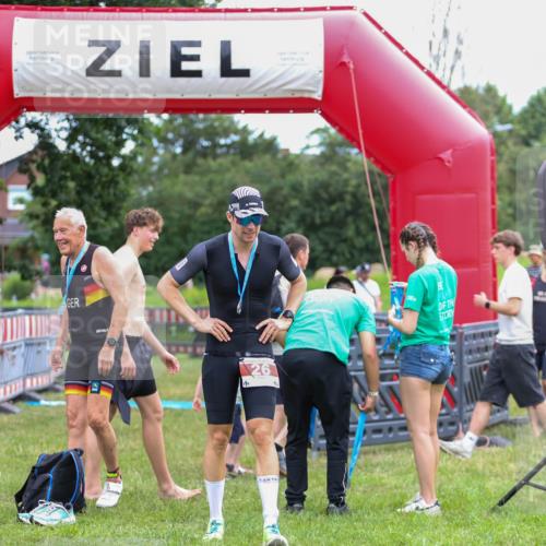 21.06.2026 - 29. Vierlanden-Triathlon Andreas Tolksdorf http://msf.ph/oto/9918649 21.06.2026 12:17:14 Ziel  meine-sportfotos.de