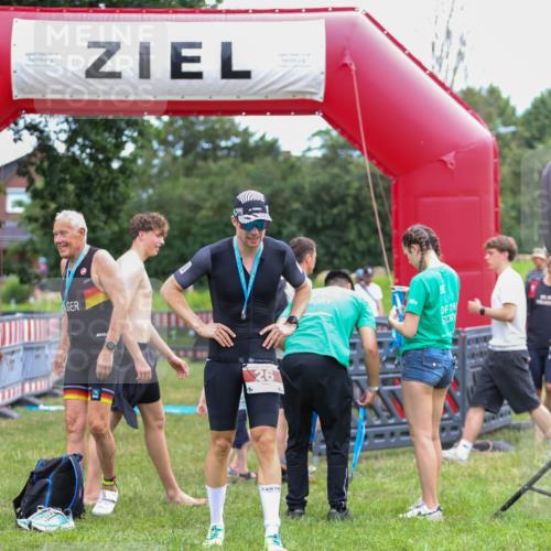 21.06.2026 - 29. Vierlanden-Triathlon Andreas Tolksdorf http://msf.ph/oto/9918650 21.06.2026 12:17:14 Ziel  meine-sportfotos.de