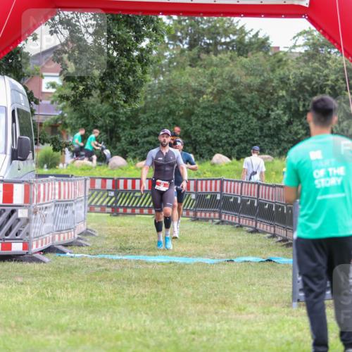 21.06.2026 - 29. Vierlanden-Triathlon Andreas Tolksdorf http://msf.ph/oto/9918658 21.06.2026 12:19:33 Ziel 9, 132 meine-sportfotos.de
