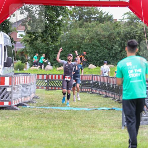 21.06.2026 - 29. Vierlanden-Triathlon Andreas Tolksdorf http://msf.ph/oto/9918662 21.06.2026 12:19:33 Ziel 9, 132 meine-sportfotos.de