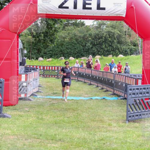 21.06.2026 - 29. Vierlanden-Triathlon Andreas Tolksdorf http://msf.ph/oto/9918688 21.06.2026 12:22:28 Ziel 294 meine-sportfotos.de
