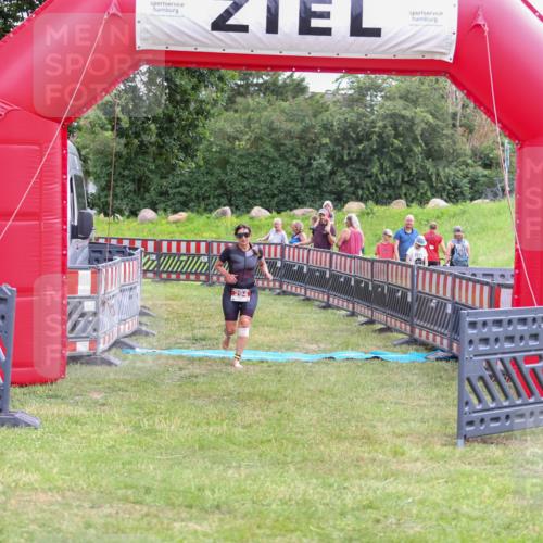 21.06.2026 - 29. Vierlanden-Triathlon Andreas Tolksdorf http://msf.ph/oto/9918689 21.06.2026 12:22:28 Ziel 294 meine-sportfotos.de