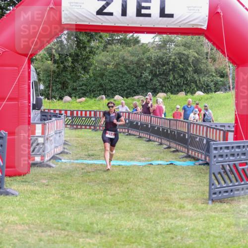 21.06.2026 - 29. Vierlanden-Triathlon Andreas Tolksdorf http://msf.ph/oto/9918692 21.06.2026 12:22:28 Ziel 294 meine-sportfotos.de