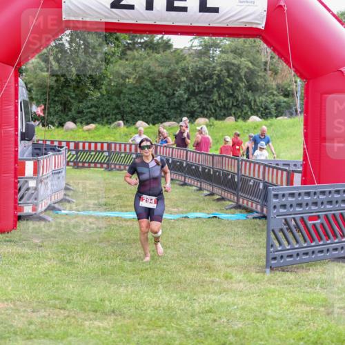 21.06.2026 - 29. Vierlanden-Triathlon Andreas Tolksdorf http://msf.ph/oto/9918699 21.06.2026 12:22:30 Ziel 294 meine-sportfotos.de
