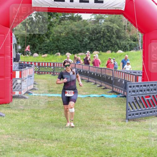 21.06.2026 - 29. Vierlanden-Triathlon Andreas Tolksdorf http://msf.ph/oto/9918710 21.06.2026 12:22:30 Ziel 294 meine-sportfotos.de