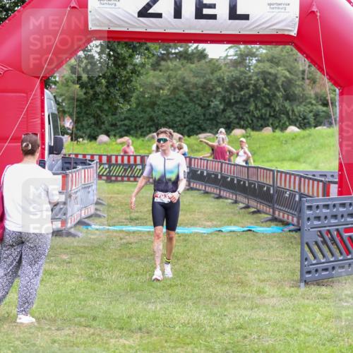 21.06.2026 - 29. Vierlanden-Triathlon Andreas Tolksdorf http://msf.ph/oto/9918719 21.06.2026 12:23:01 Ziel 193 meine-sportfotos.de