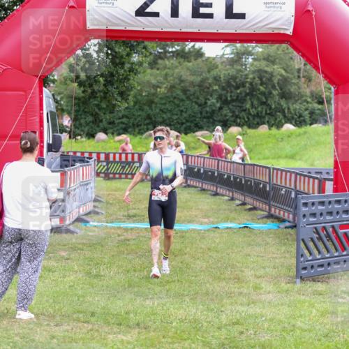 21.06.2026 - 29. Vierlanden-Triathlon Andreas Tolksdorf http://msf.ph/oto/9918720 21.06.2026 12:23:01 Ziel 193 meine-sportfotos.de
