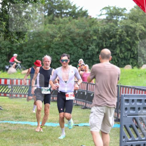 21.06.2026 - 29. Vierlanden-Triathlon Andreas Tolksdorf http://msf.ph/oto/9918779 21.06.2026 12:27:07 Ziel 45, 62, 76, 821 meine-sportfotos.de
