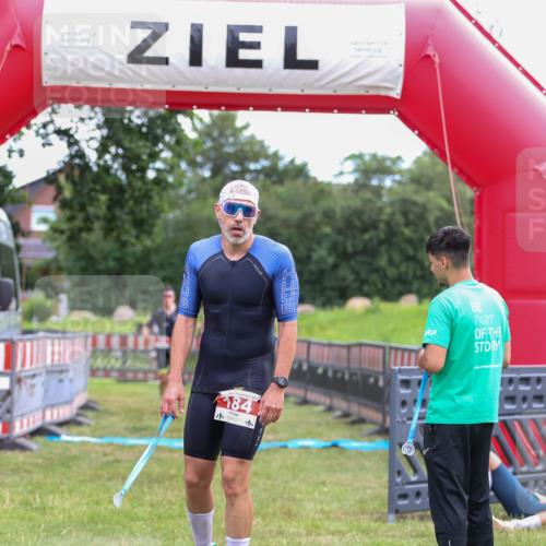 21.06.2026 - 29. Vierlanden-Triathlon Andreas Tolksdorf http://msf.ph/oto/9918790 21.06.2026 12:27:39 Ziel 61 meine-sportfotos.de