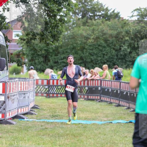21.06.2026 - 29. Vierlanden-Triathlon Andreas Tolksdorf http://msf.ph/oto/9918824 21.06.2026 12:28:48 Ziel 129 meine-sportfotos.de