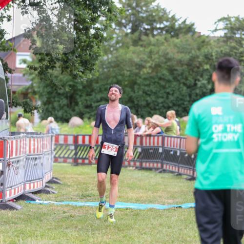 21.06.2026 - 29. Vierlanden-Triathlon Andreas Tolksdorf http://msf.ph/oto/9918829 21.06.2026 12:28:50 Ziel 129 meine-sportfotos.de